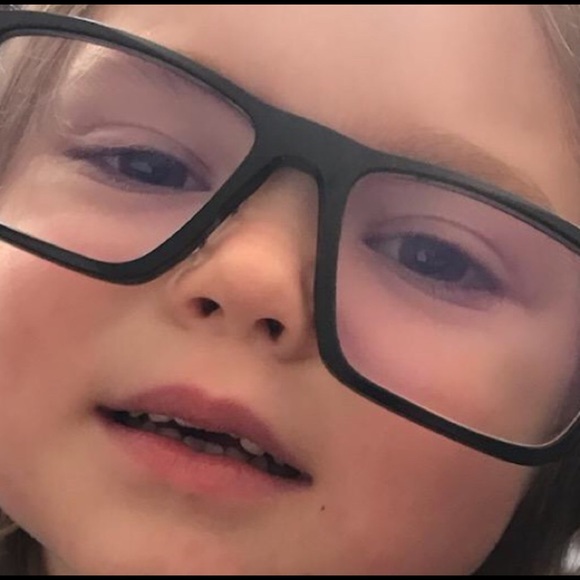 Meet your Posher, Mary - Picture 2 of 8